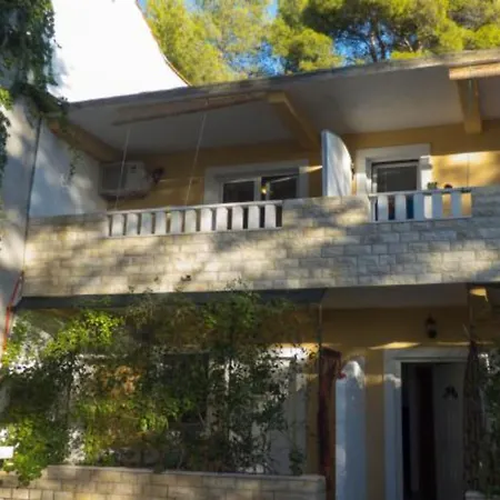 Beachfront Plaza * 伊万多拉克