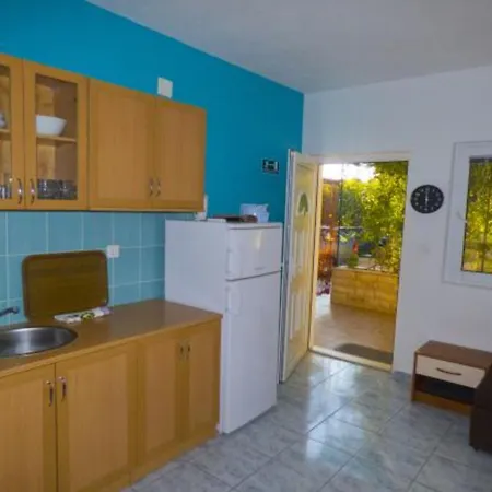 Beachfront Plaza Apartment Ivan Dolac