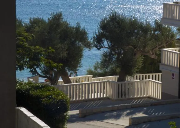 Beachfront Plaza *
