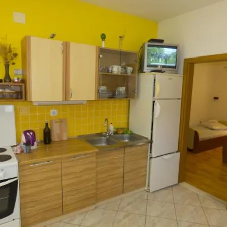 Beachfront Plaza Appartement *