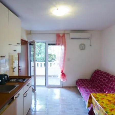 Beachfront Plaza * Ivan Dolac