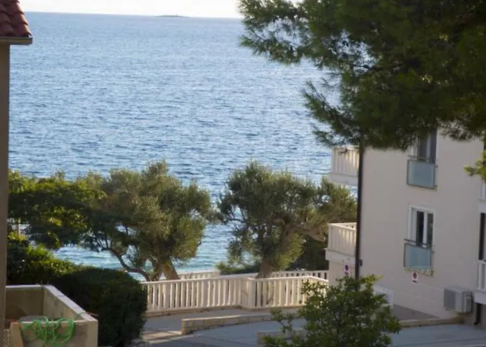 Daire Beachfront Plaza